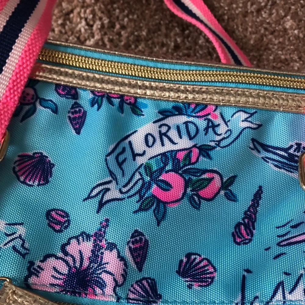 Lilly Pulitzer Overnight Bag Amalfi Blue Lilly’s Roadtrip Florida blue pink gold - Picture 4 of 12